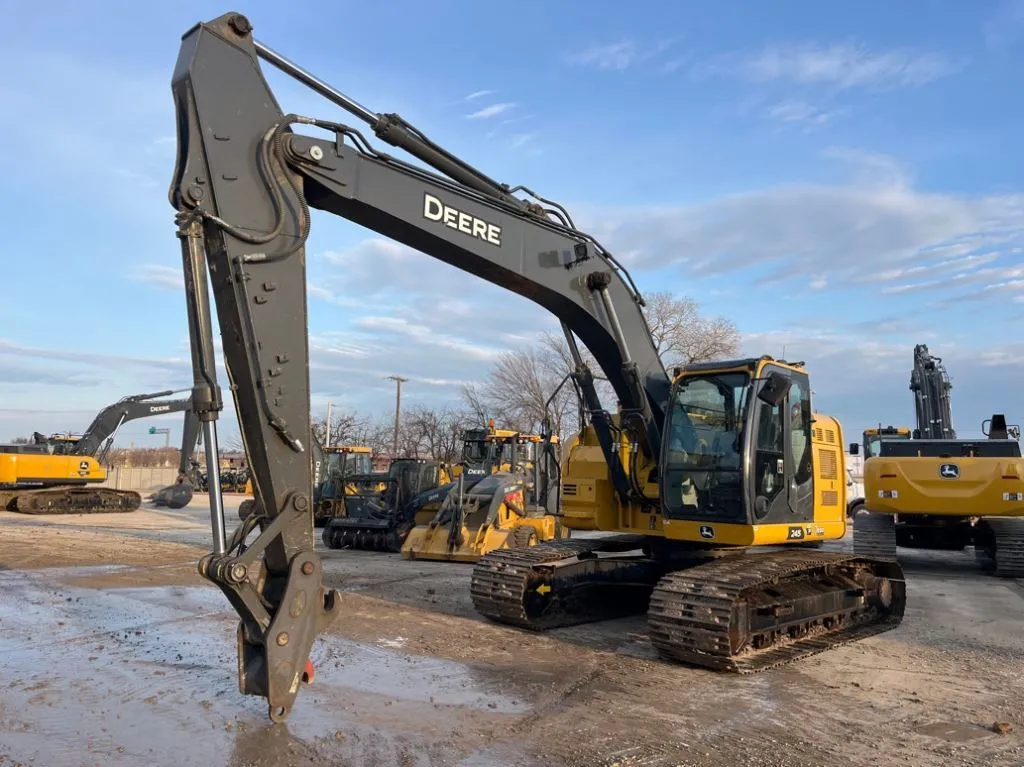 2023 John Deere 245P
