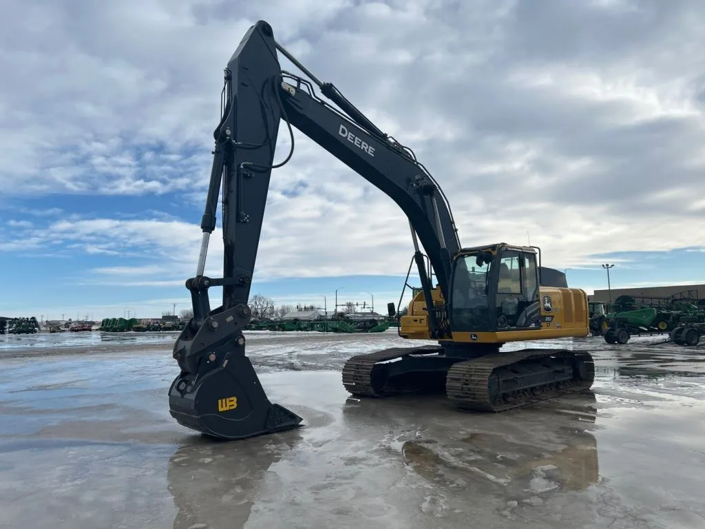 2023 John Deere 250P
