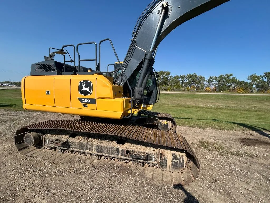 2023 John Deere 250P