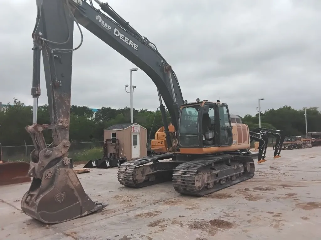 2022 John Deere 300GLC