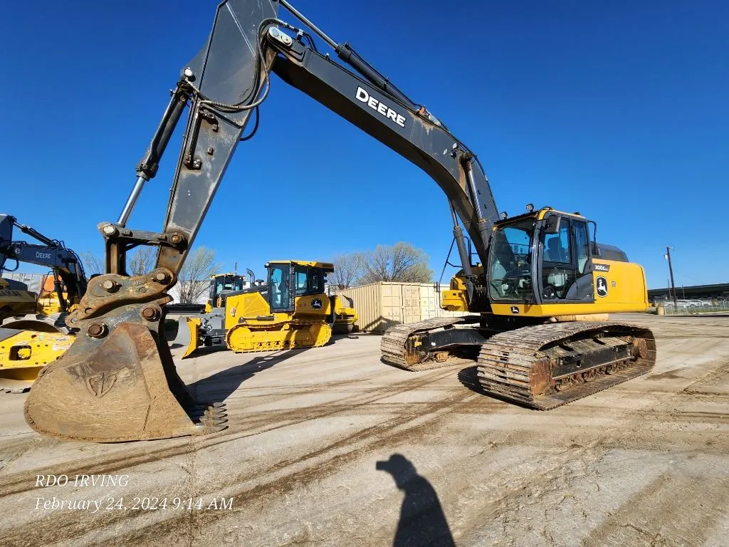 2022 John Deere 300GLC