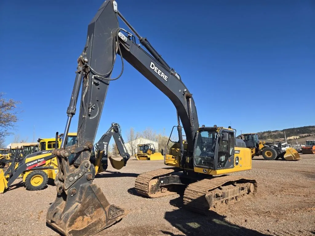 2023 John Deere 300GLC