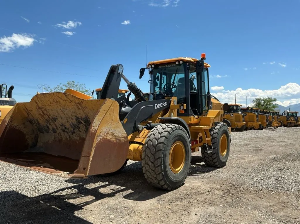 2022 John Deere 544P