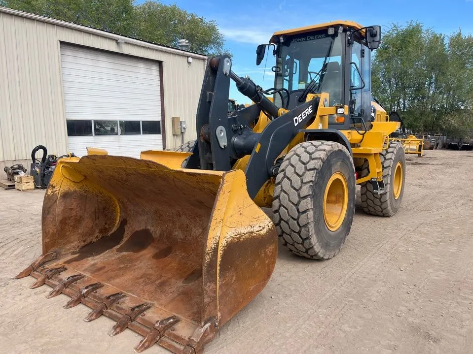 2023 John Deere 544P
