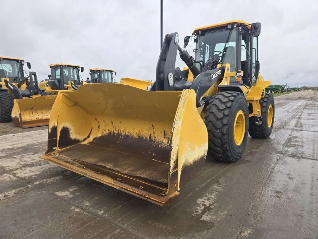 2023 John Deere 544P