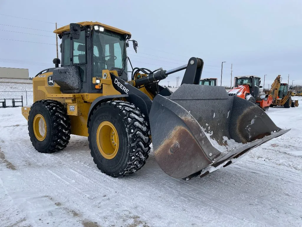 2022 John Deere 544P