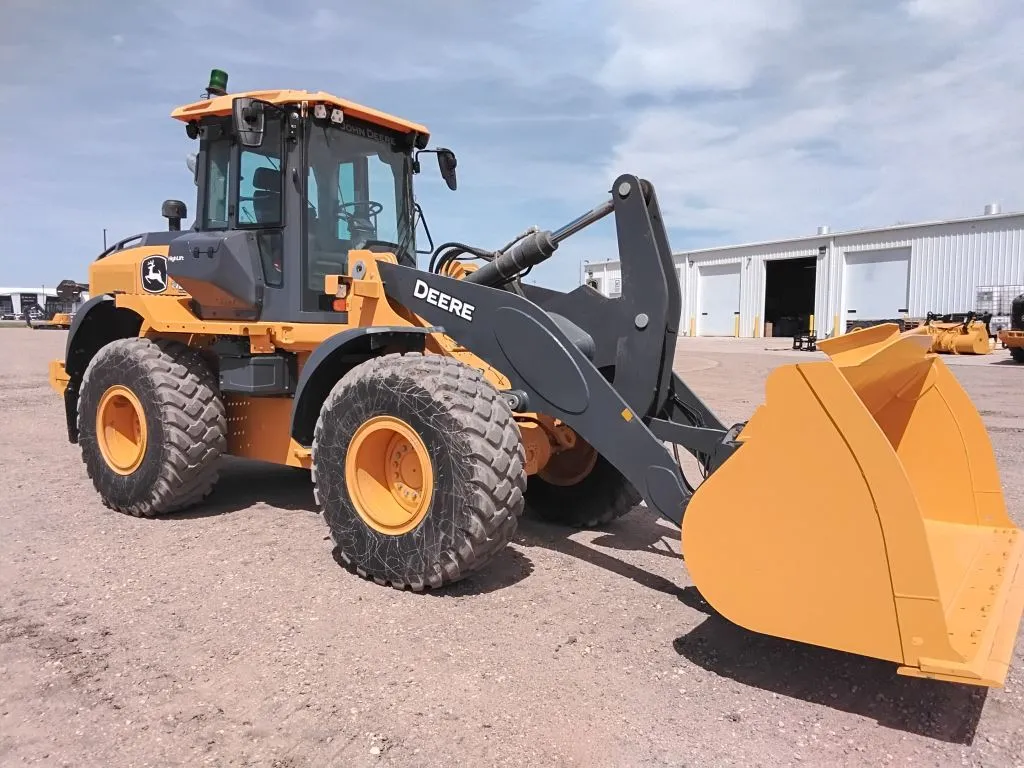 2024 John Deere 544P