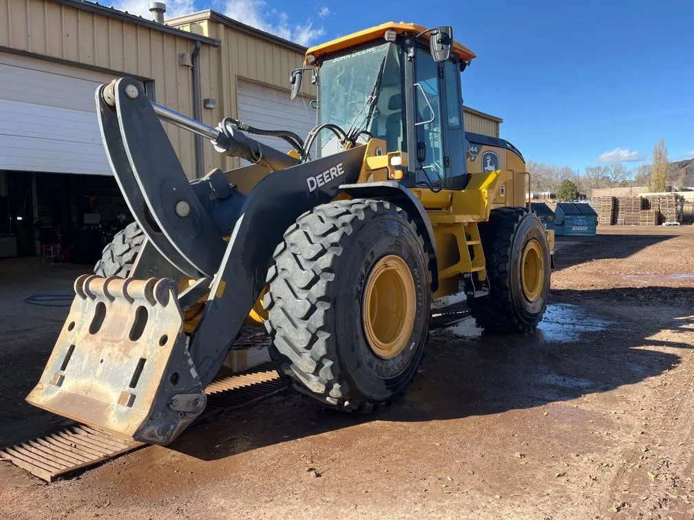 2022 John Deere 644P