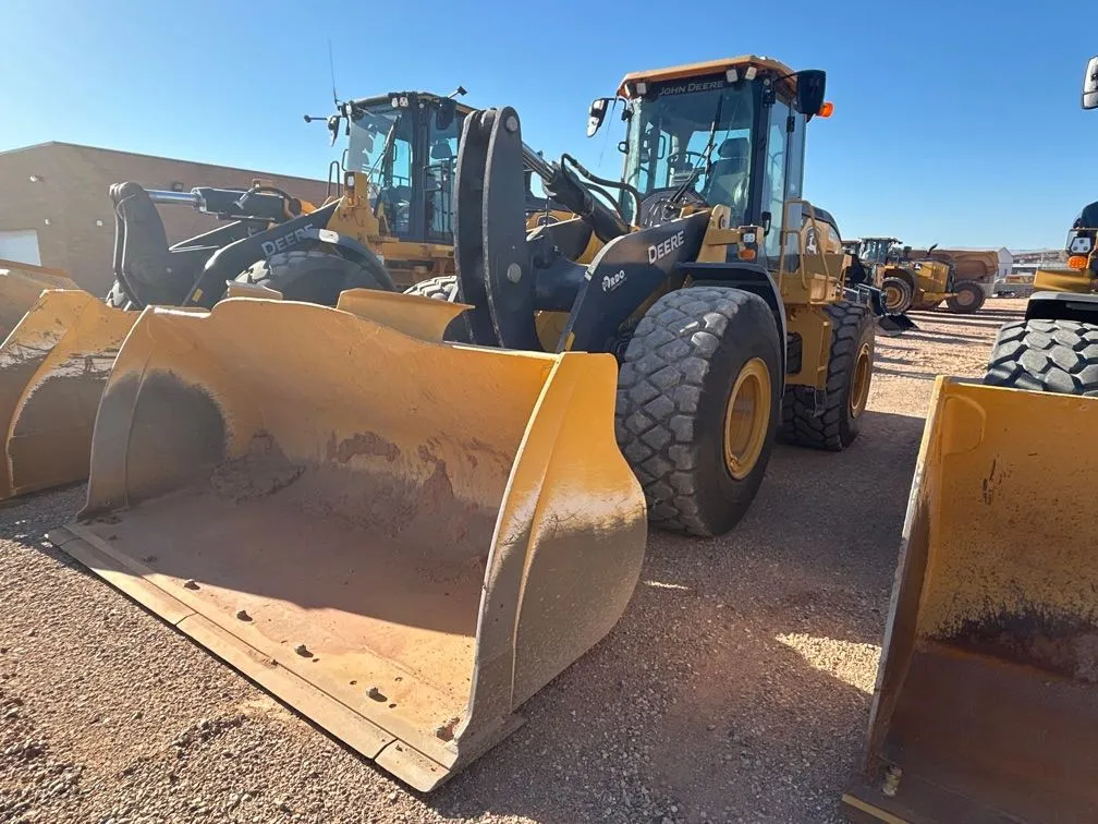 2023 John Deere 644X
