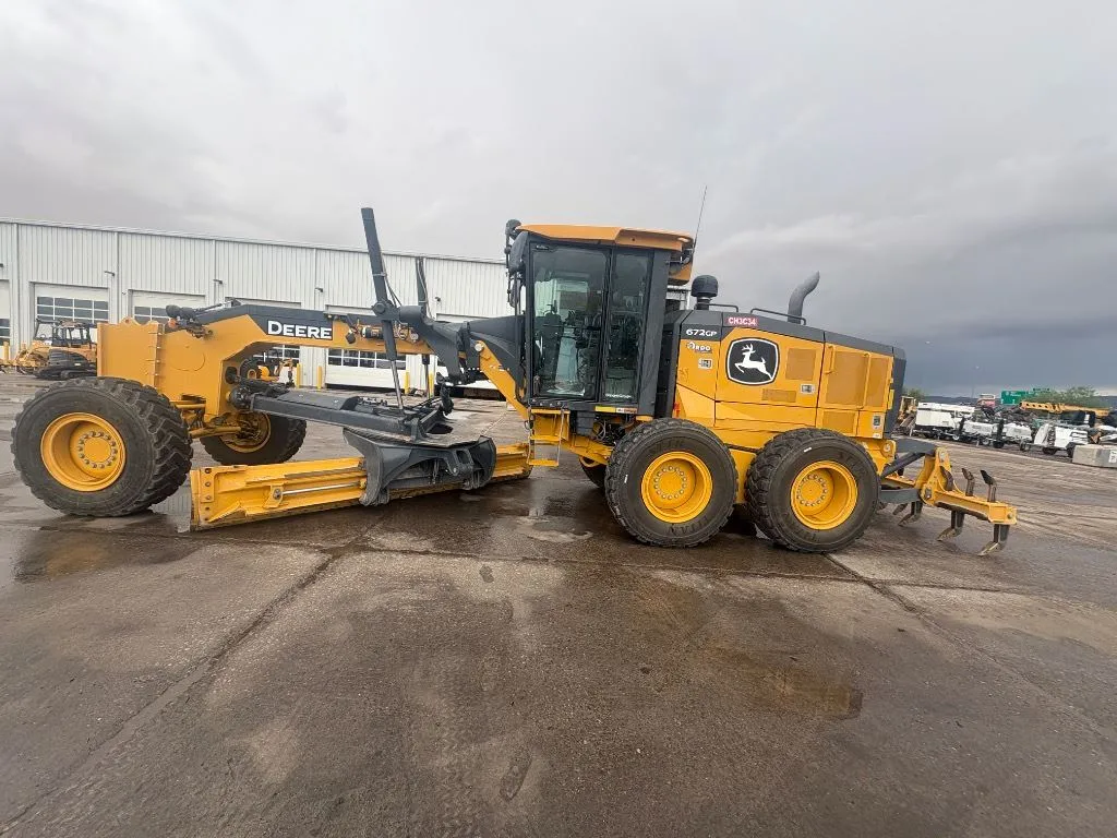 2022 John Deere 672G