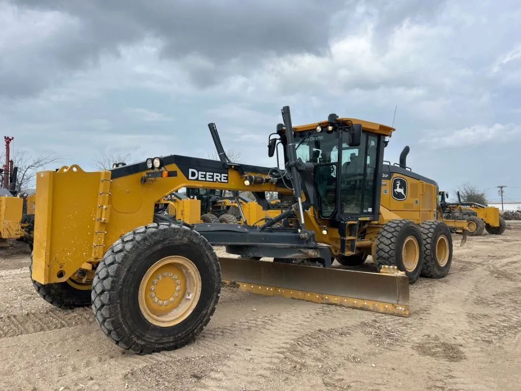 2024 John Deere 672G