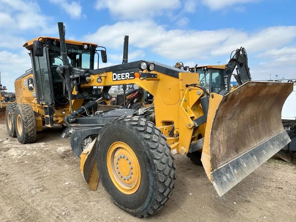 2022 John Deere 672G