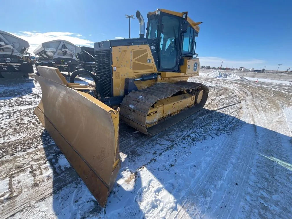 2023 John Deere 750L