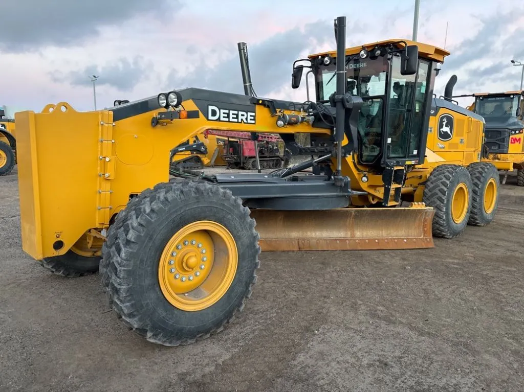 2024 John Deere 770G