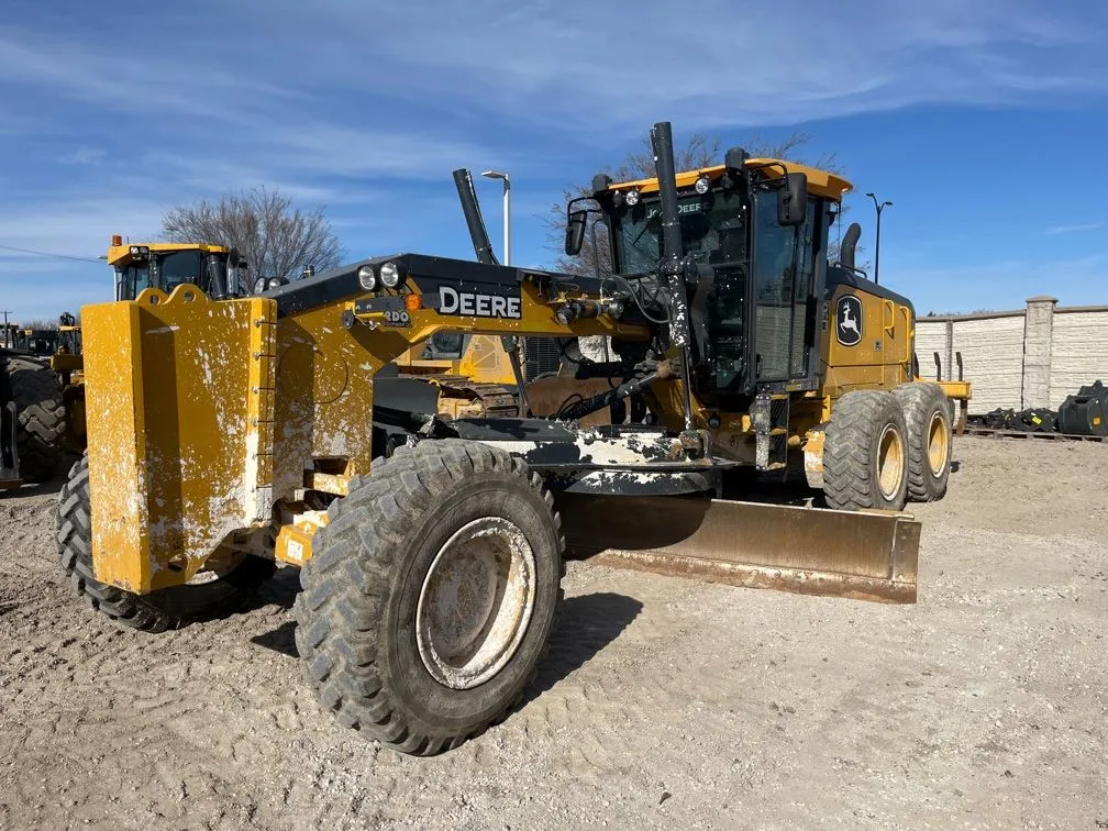 2024 John Deere 772G