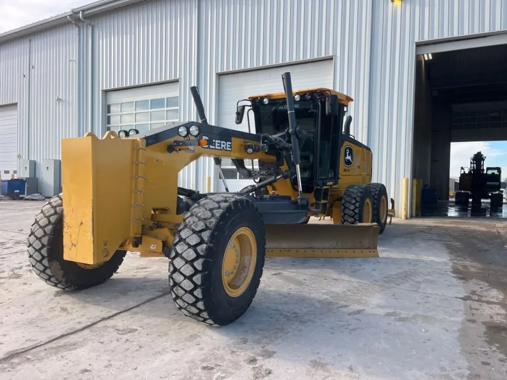 2024 John Deere 772G