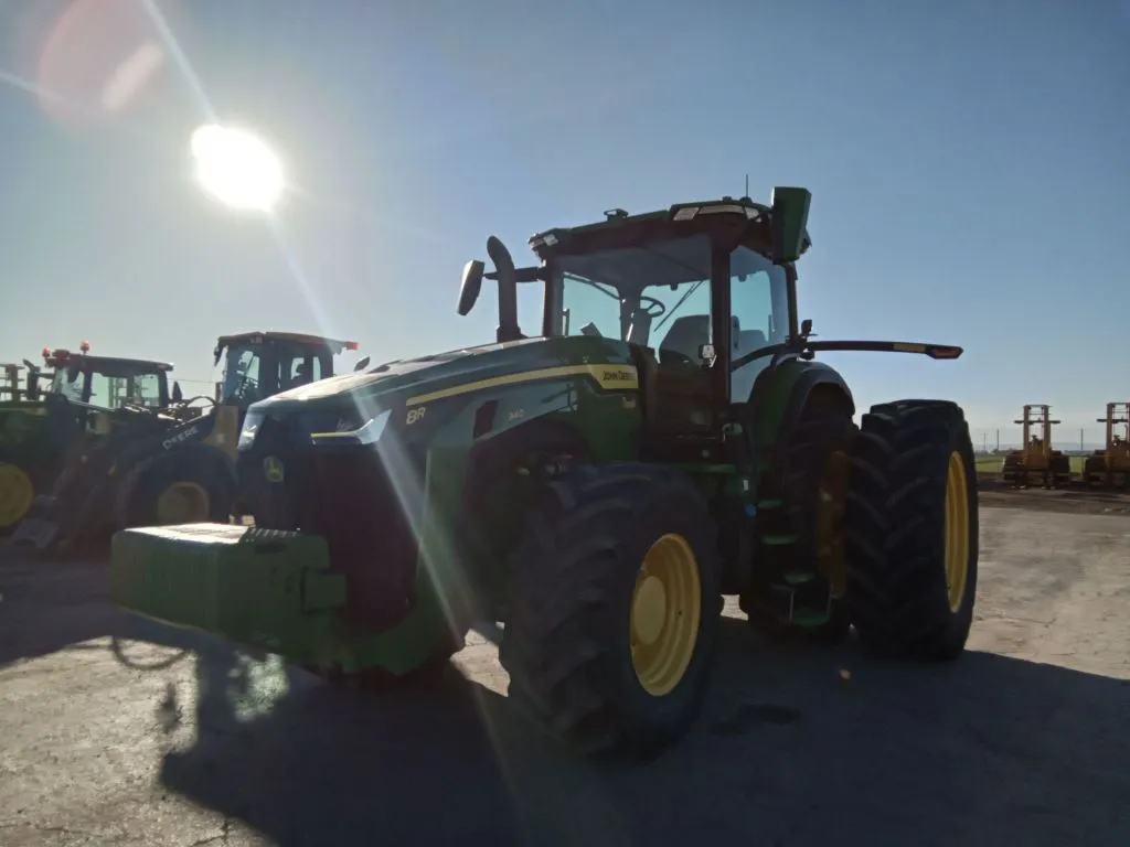 2022 John Deere 8R 340