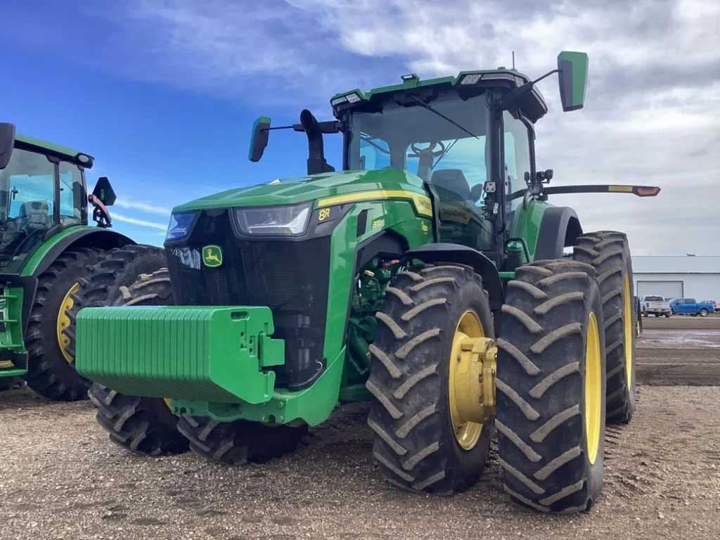 2022 John Deere 8R 370