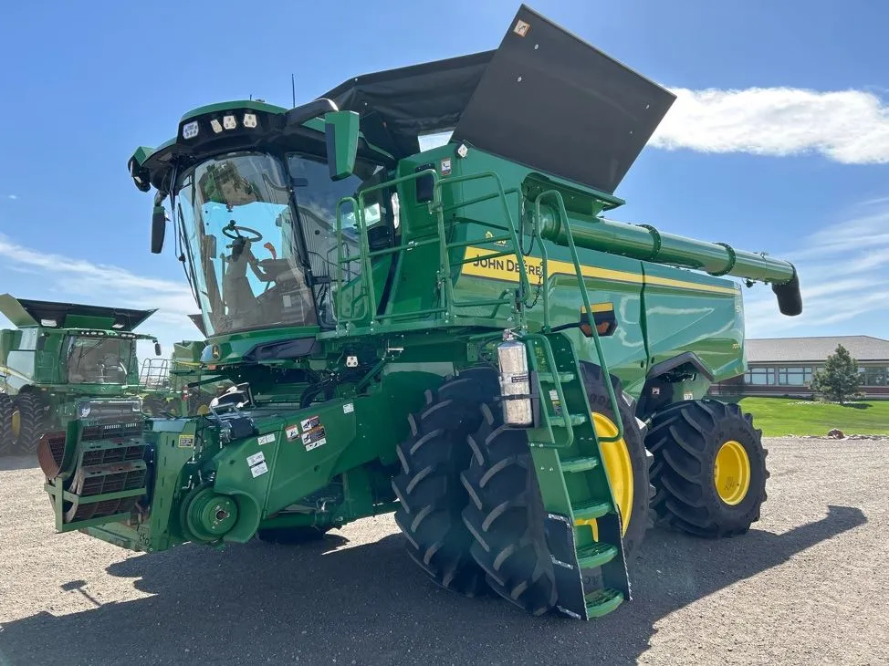 2025 John Deere S7 700