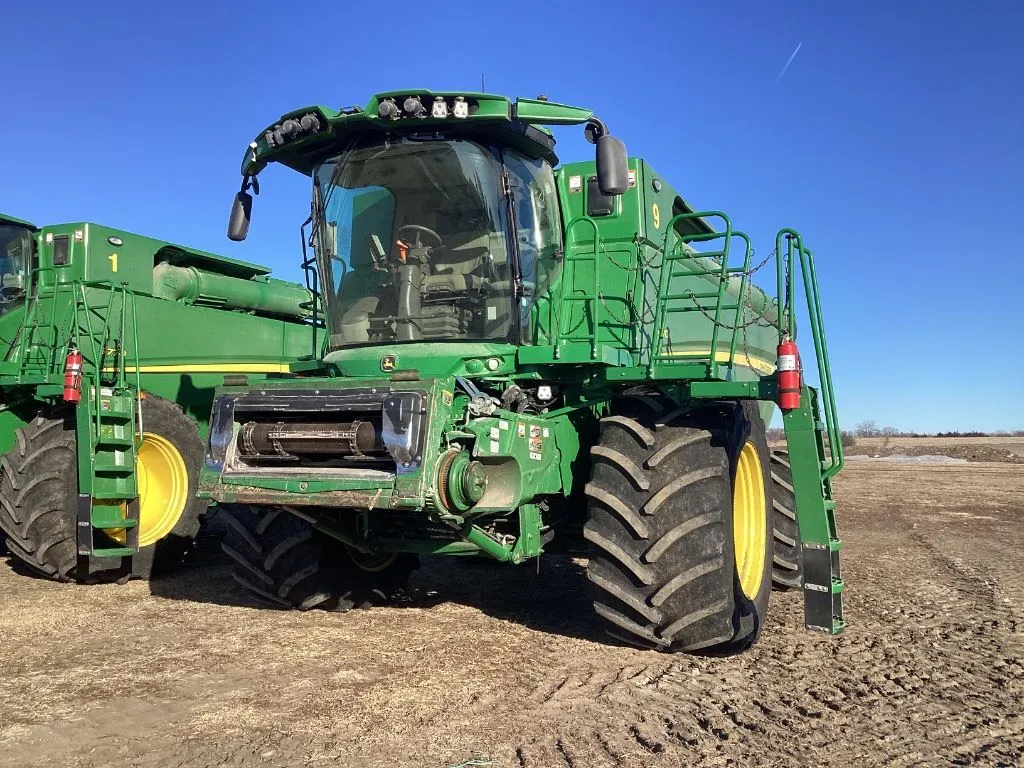 2023 John Deere S770