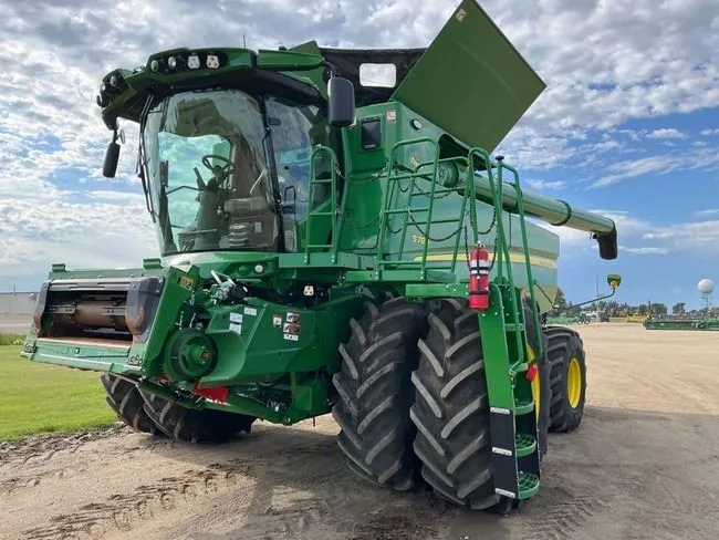 2023 John Deere S780