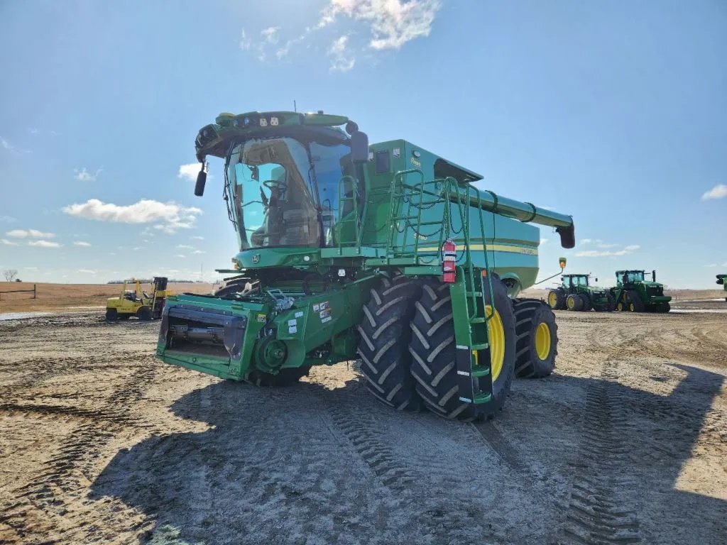 2024 John Deere S780