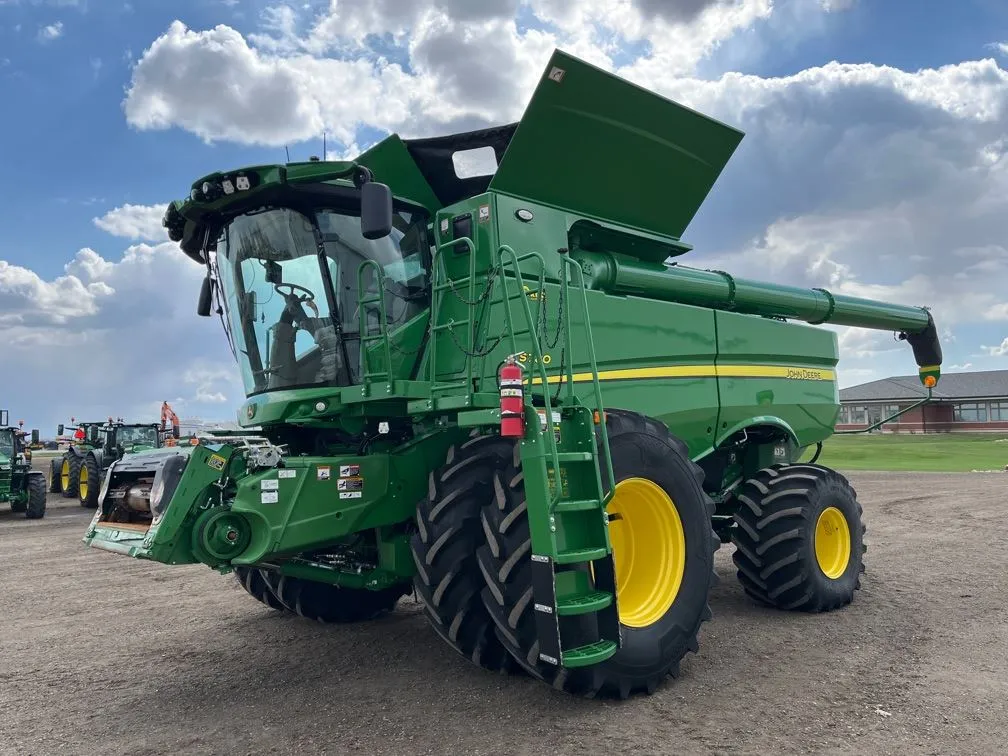 2024 John Deere S780