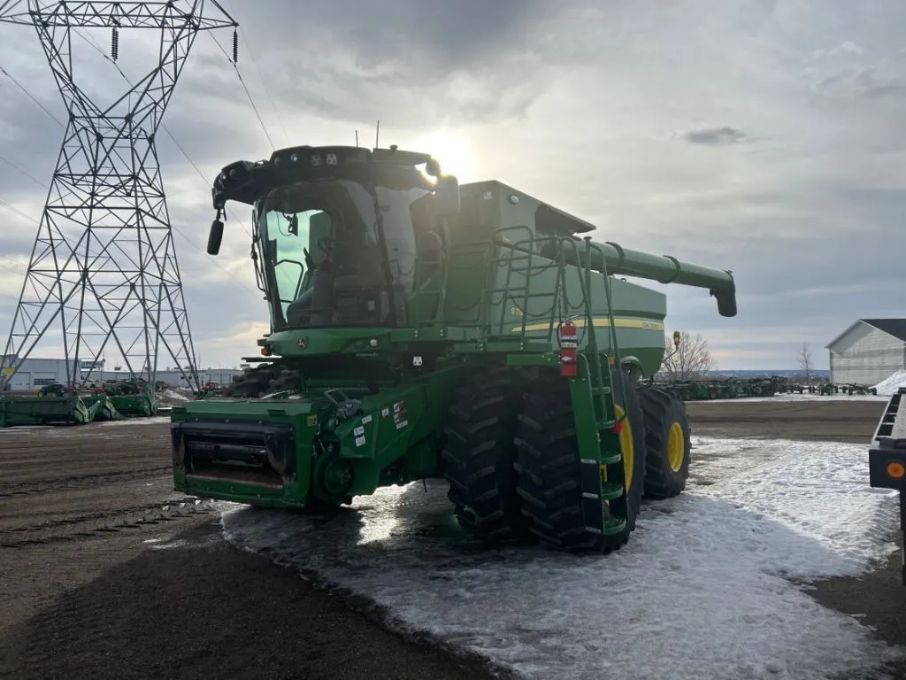2024 John Deere S780