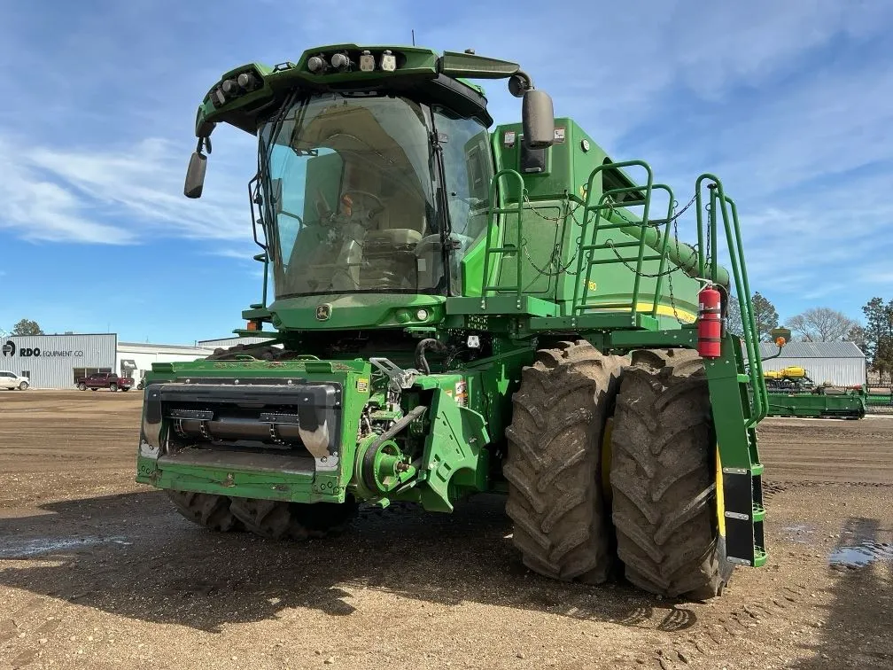 2023 John Deere S780