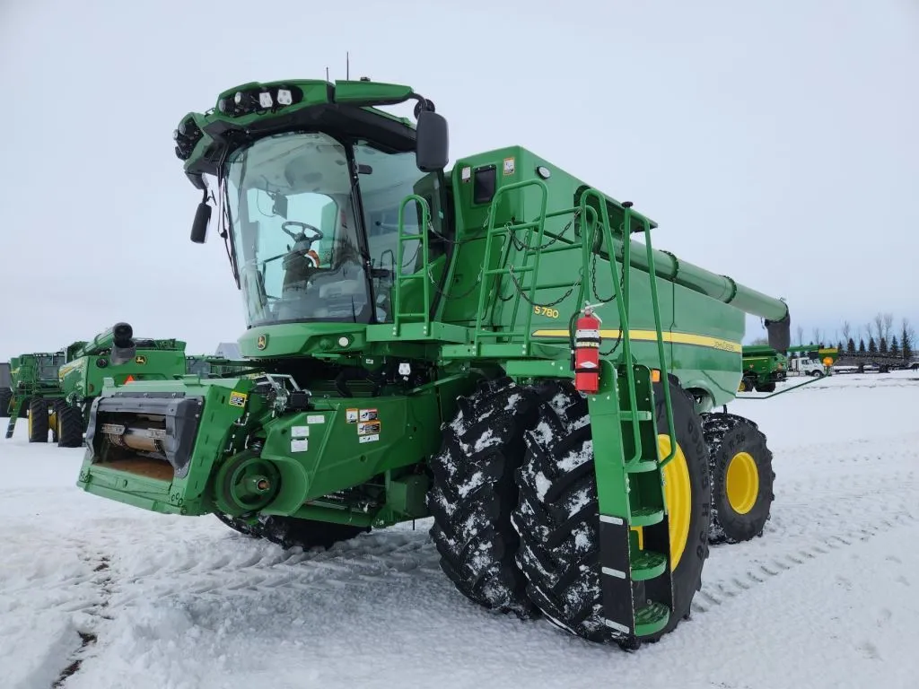 2024 John Deere S780