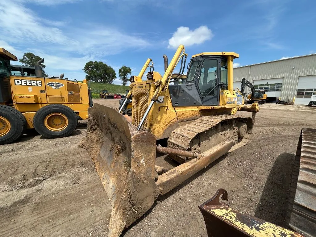 Komatsu D65EX-12