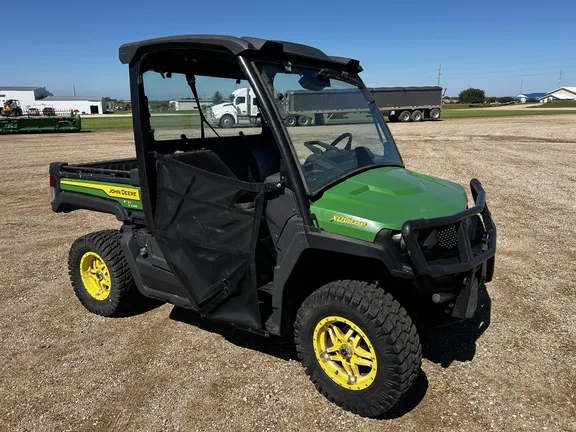 2023 John Deere XUV 835M