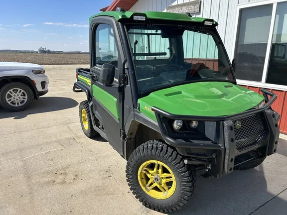 2023 John Deere XUV 835R