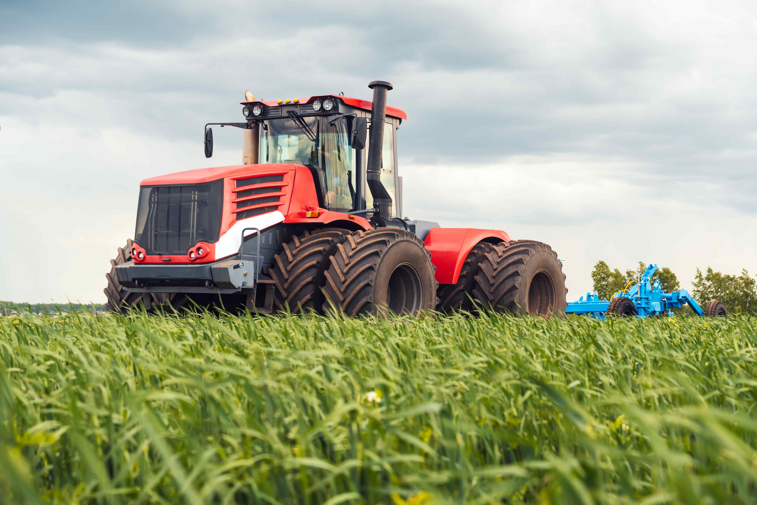 A Guide to Choosing the Right Agriculture Machinery for Farms in France