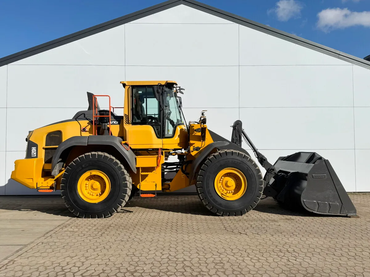2017 Volvo L120H