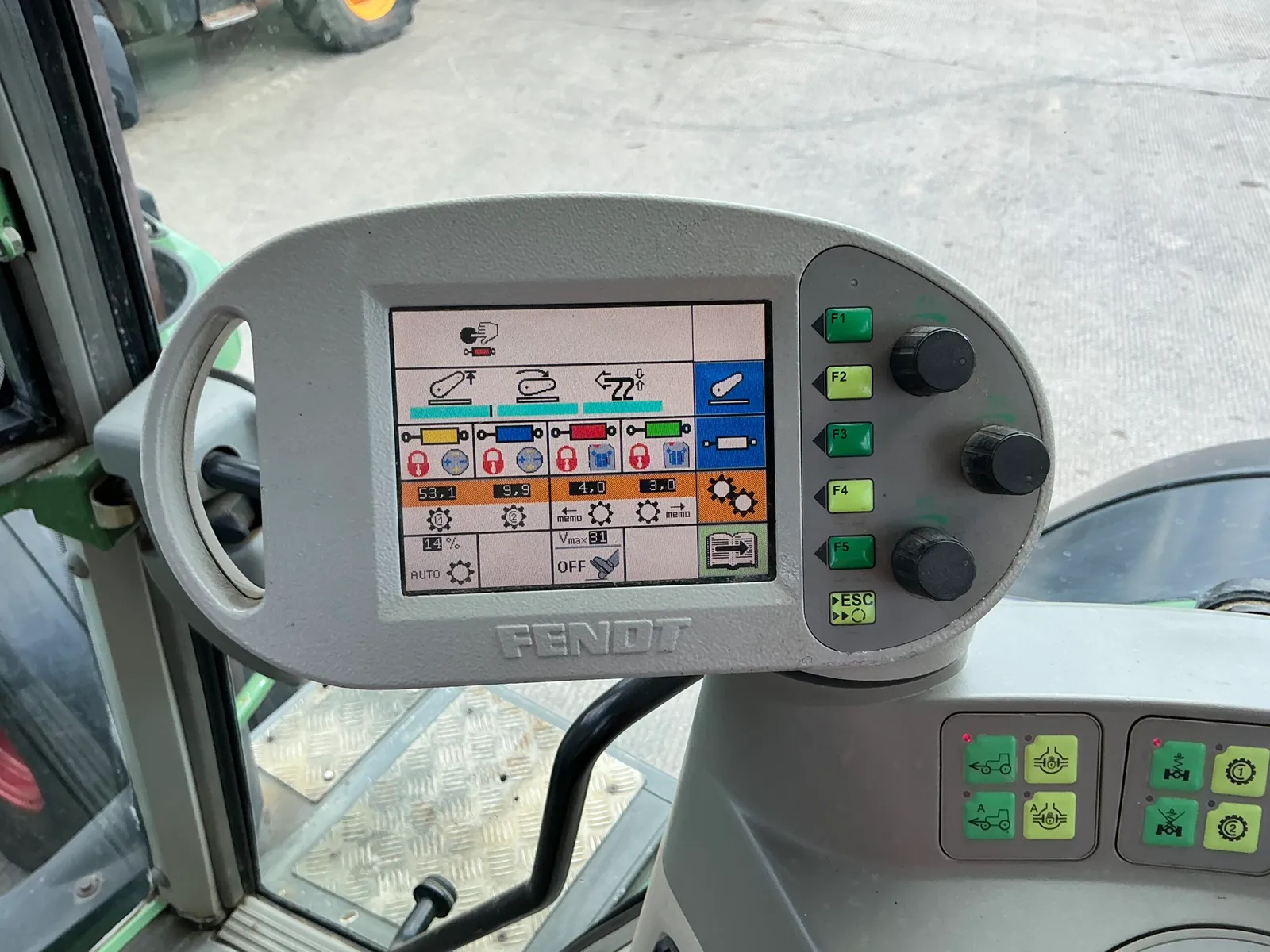 Fendt 716 Tractor (ST25458)