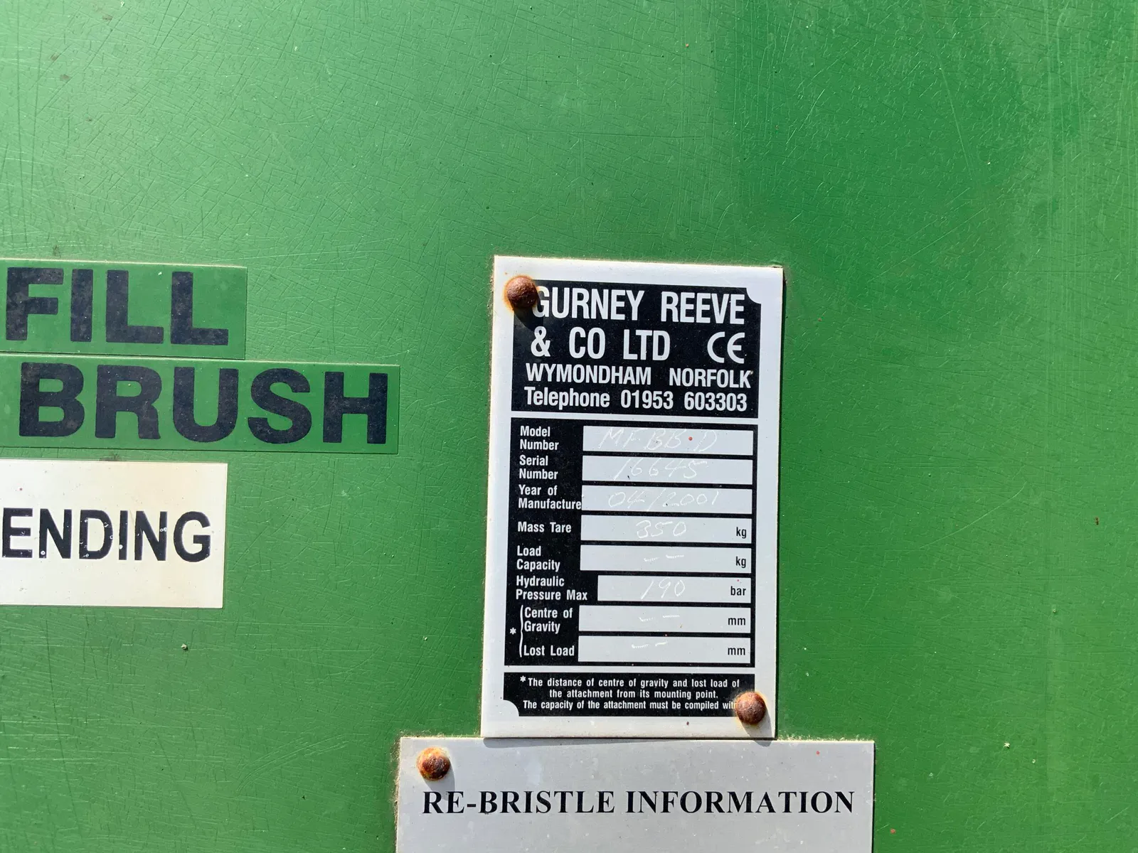 Sutton Brush to Fit Bucket